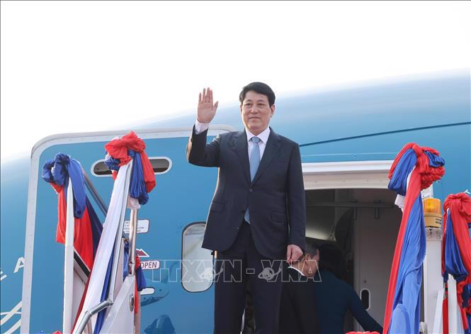 Chủ tịch nước Lương Cường đã gặp các nguyên Tổng Bí thư, nguyên Chủ tịch nước Lào qua các thời kỳ.