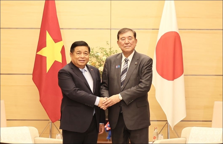 Phó Thủ tướng Nguyễn Chí Dũng hội kiến Thủ tướng Nhật Bản