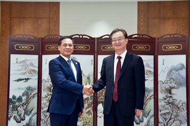 Phó Thủ tướng Chính phủ, Bộ trưởng Ngoại giao Bùi Thanh Sơn tiếp Bí thư Tỉnh ủy, Chủ nhiệm Ủy ban thường vụ Nhân đại tỉnh Vân Nam Vương Ninh